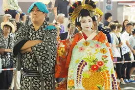 日本花魁文化，身份非常尊贵，可以随意挑选客人，但是结局凄凉图片