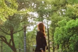 美女同事因病住院，我去看望她，却意外成就了我图片