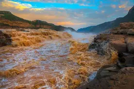 黄河万古奔流图片