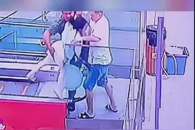 男子勇救女童成“罪证”？被指责“手碰隐私部位”！当事人回应图片