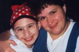 畸形的母爱太可怕，妈妈亲手将女儿推入深渊，8年前的真实事件图片