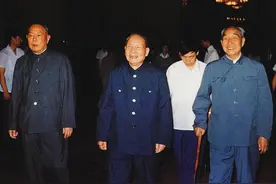 李先念晚年说，我一生有两个老师，一个教我打仗，一个教我搞经济图片