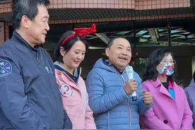 赴台北市帮王鸿薇辅选，侯友宜：相信她是勇于承担的好民代图片