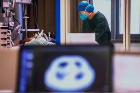 与病毒博弈，同时间赛跑 记者走进第一中心医院重症医学科和急诊复苏抢救室图片