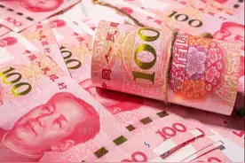 全球都忙着加息，而中国却不断“降息”，这释放了什么信号？图片