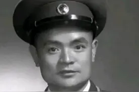 1941年粟裕给此人连升四级，众人不解，47年后，此人终成上将图片