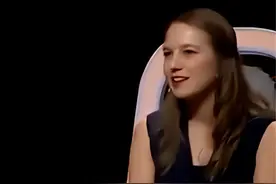 美国姑娘嫁到中国，丈夫每月给她8千块，涂磊：一年挣多少图片