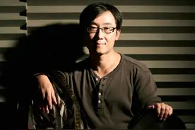 一个女人为他倾家荡产，一个女人为他独自生产，陆川是如何做到的图片