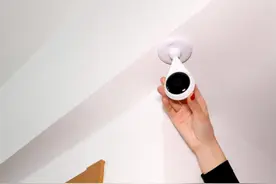 浙江女子家中摄像头被遥控，被陌生人看个精光，怎么做的？图片