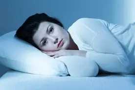凌晨2、3点醒来睡不着？要想缓解失眠，不妨试着从这3招入手图片
