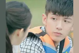 男生暗恋你会有什么表现图片