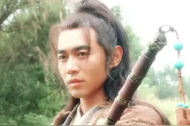 《铁伞怪侠》岳霆初出茅庐练手之战，通天八卦掌力挫三煞四怪图片