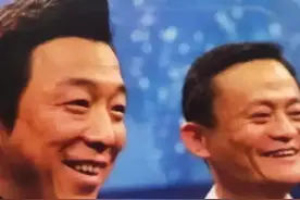 马云问黄渤：你看我长得怎么样？黄渤说：我觉得你长得和我差不多图片