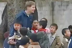 德国小伙在我国广西支教10年，因不堪忍受骚扰而离开，后来怎样图片