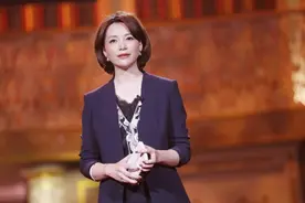董卿：当初为何与父亲作对，坚持走文艺的道路？成功背后是什么？图片