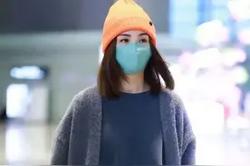 蔡卓妍有点中年发福了？穿休闲装略显丰满，看脸仍是刚出道的样子图片