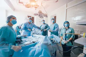 全球首创！我国实现机器人辅助微波“杀死”癌细胞，不开刀不留疤图片