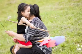 “孩子，我可以帮你带娃”这位复旦退休老教授的一封信，刷爆了朋友圈图片