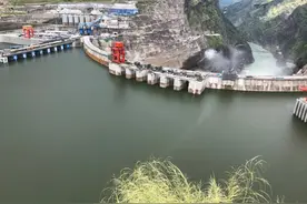 中国花1800亿，修建的白鹤滩水电站有多厉害？放水6分钟填满西湖图片