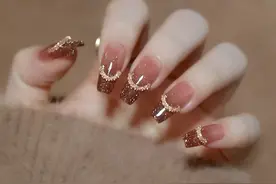美甲穿戴甲 显白温柔爱心图片