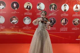 学小提琴实在太难了，这个孩子学了五年，家长都懵了图片