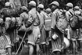 1944年松山战役，七千多娃娃兵血战日寇，最小9岁。 ​图片