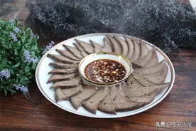 年夜饭下酒菜，做五香卤猪肝，喝酒人最爱，不腥不柴，嫩香入味图片
