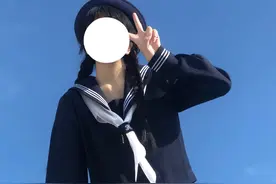 为什么很多JK女生拍照不喜欢露脸？挡脸就等于丑？图片