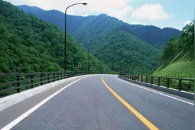 高速“误入”ETC通道怎么办？可以倒车吗？图片
