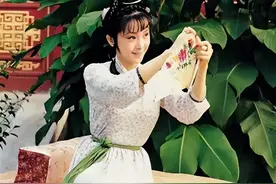 《红楼梦》中的晴雯为什么要在端午节撕扇子？图片