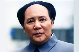 1989年古月受邀参加国宴，上将杨白冰给他敬个礼，吓得他连忙站起图片