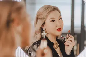 爹不疼娘不在，香港星二代郑欣宜励志经历惹人泪目，她才是真女神图片