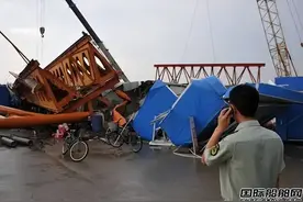 龙门吊倒塌致3人死亡！这家百年船厂拉响造船业安全警钟图片