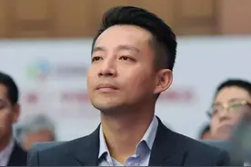表面上是有钱人，实际全是“伪豪门”，求求这3位少东家别再吹了图片