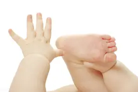 孩子聪不聪明？看看他的小手就知道，这几个特点要记牢图片