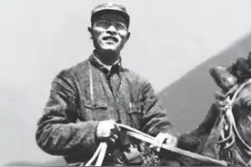他曾任第二炮兵政委，岳父是谢富治，父亲是彭雪枫，61岁晋升上将图片