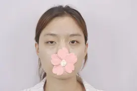 如果存在上睑下垂去皮去脂可以改善吗？答案是否定的。图片