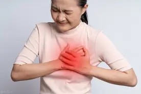 经常胸前疼痛，是怎么回事？提醒：可能与3大疾病有关图片