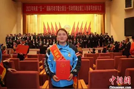 全国五一劳动奖章获得者、女骑手田丹：“所做的一切都挺值”图片