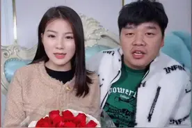 张白鸽与“许大妈”经历10年爱情长跑，知己知彼，被当成女儿来宠图片