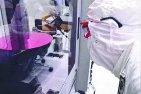 荷兰光刻机禁令全面解析：ASML搭桥，光刻机高达80台或不能交付！图片