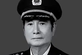 1971年，张万年突然接到上级电话：稳住师政委，千万别让他跑了图片