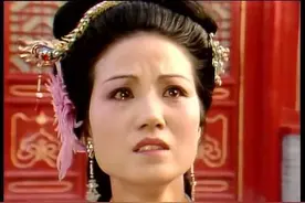 《红楼梦》：贾政到赵姨娘房里安歇，为何一扇窗户要关2次？图片