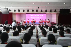 宣传进校园 “拒绝第一支烟”图片