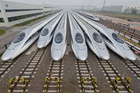 350公里耗电9600度，国铁累计负债5.84万亿，高铁车速降至350㎞内图片