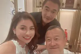 曾志伟聚餐又有美女相伴，女方曾参选港姐，疑因一事没签约TVB图片