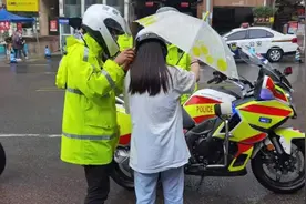 【护航高考】重庆南岸：考前发现没有准考证 交巡警争分夺秒解危图片
