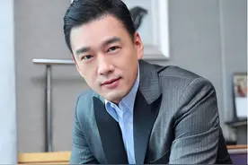 “好男人”王耀庆，靠演技演活霸总，娶初恋郭晏青，21年宠妻如宝图片