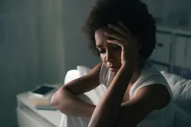 使用紫外线光疗仪治疗皮肤的优势？图片
