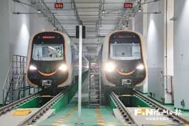 福州地铁4号线首通段空载试运行 系福建首条全自动运行地铁线路图片